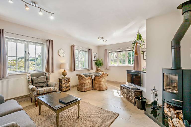 Cottage Crawley