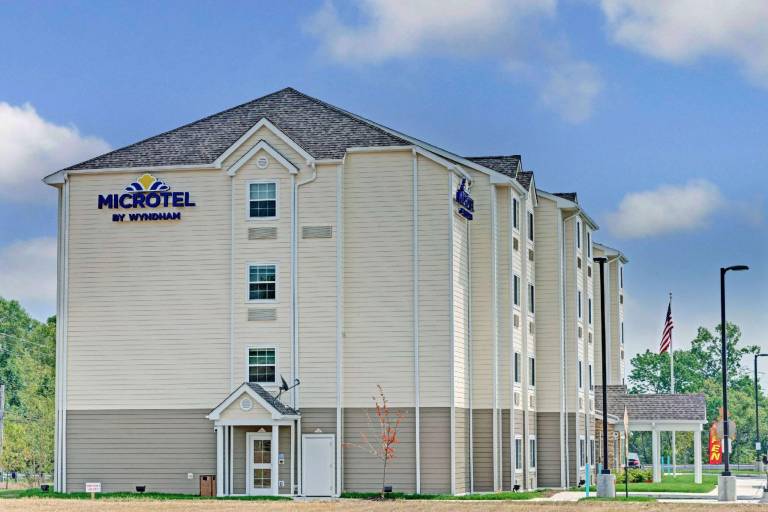 Microtel Inn & Suites by Wyndham Philadelphia Airport Ridley in Essington, PA