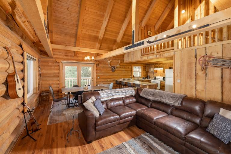 Vacation home with barbecue | Mountain view in San Bernardino, CA