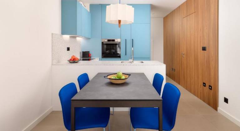Urban Nook Design Apartments - Private Garage Parking — photo 4