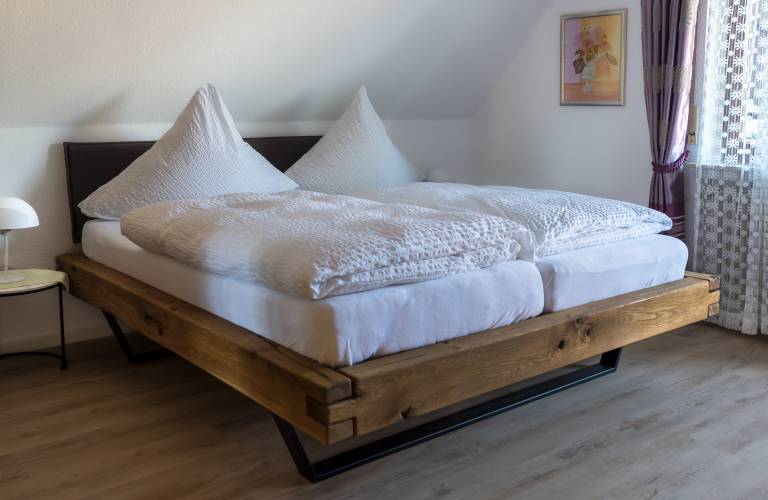 Children-friendly lovely private room with fast internet & yard | Garden view | Dogs allowed in Seebach