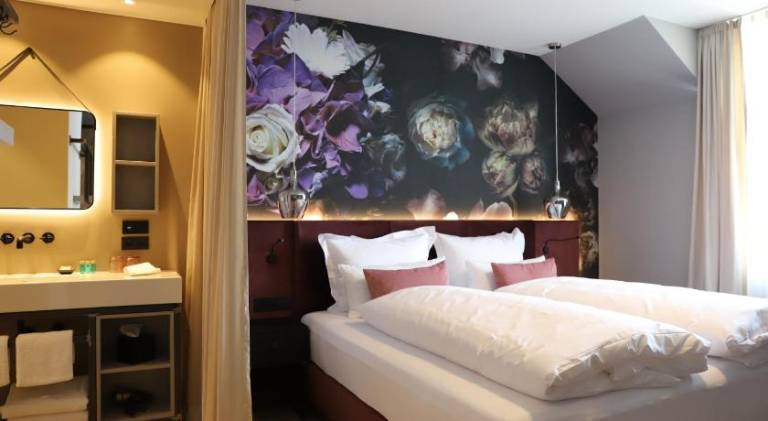 Boutiquehotel Burg Adenbach & Alter Weinbau in Altenahr