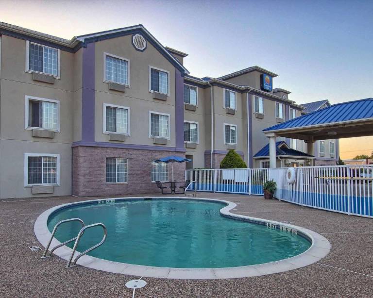 FairBridge Inn & Suites Cleburne — photo 5