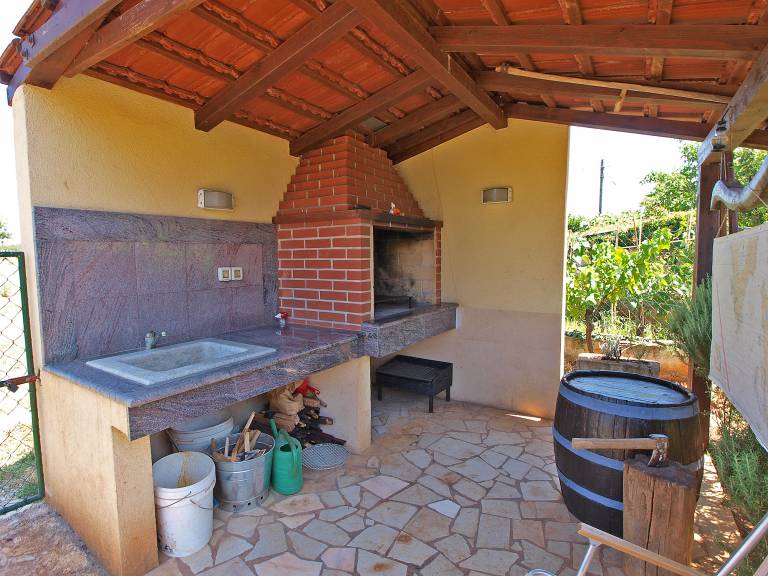 Rental apartment with terrace & grill — photo 4