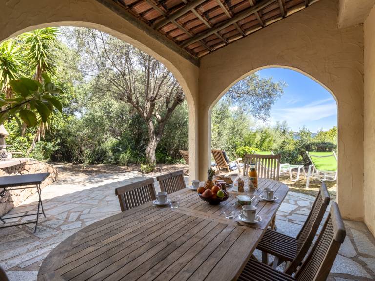 Vacation home with patio, grill & yard | Sea view — photo 2