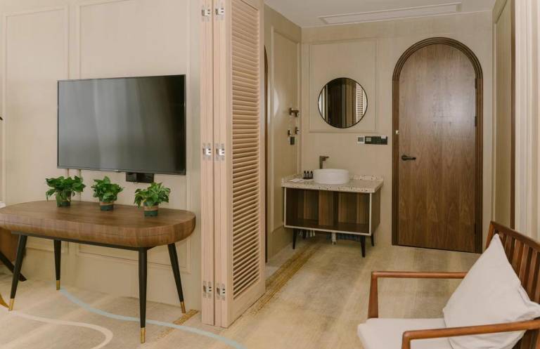 Vacation home with 7 rooms for 14 persons in Deqin