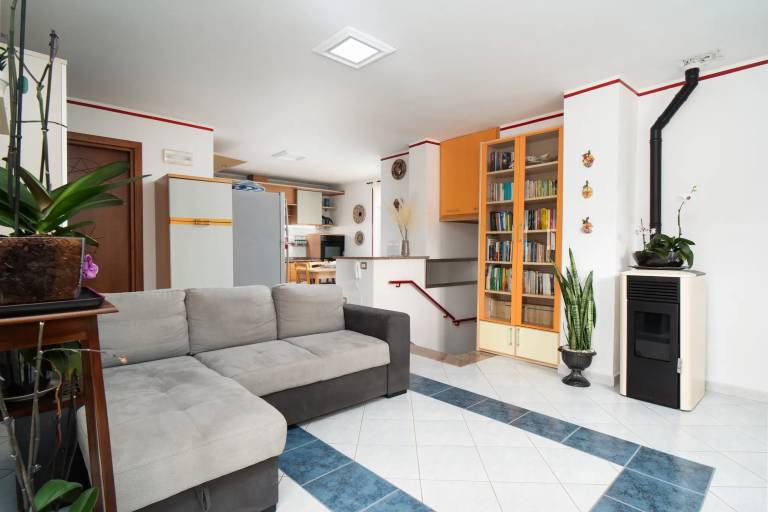 Apartment with yard, terrace & grill | Mountain view — photo 4