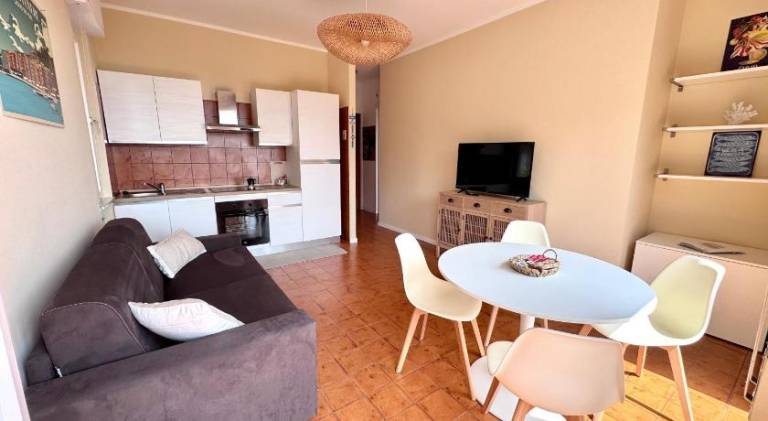 Holiday apartment with pool — photo 4