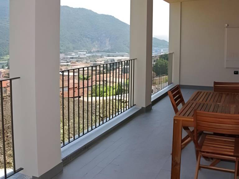 Apartment with terrace in Malgrate