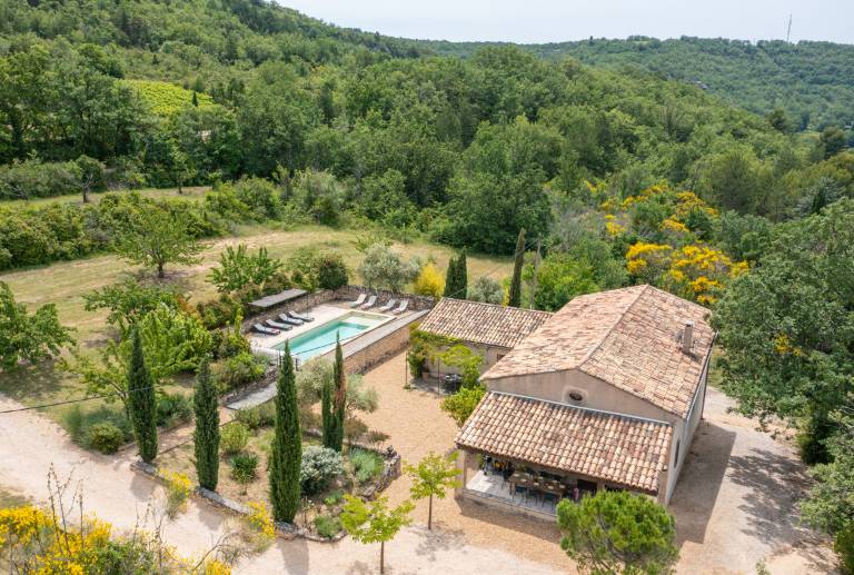 Villa with pool, terrace & barbeque — photo 2