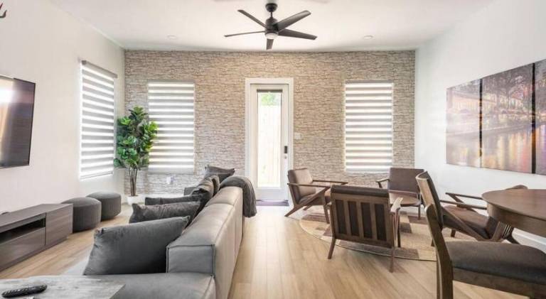 Vacation home with terrace & garden in San Antonio, TX