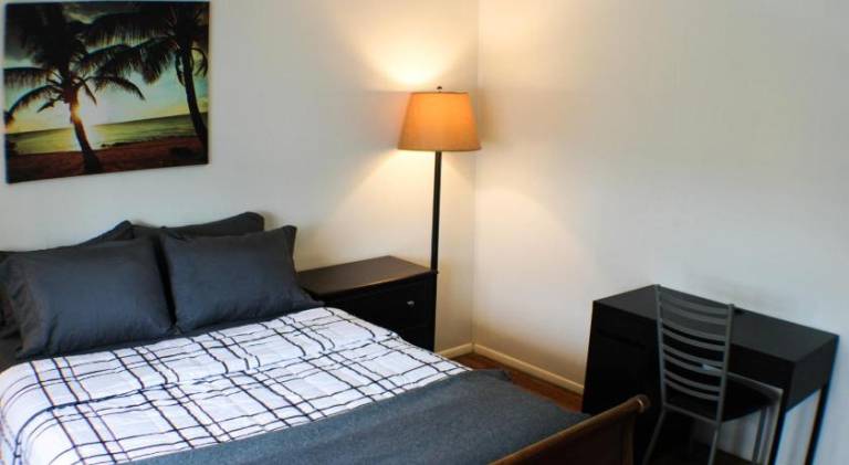 Urban Oasis - 3BR 2BA - City View- Private Parking — photo 5