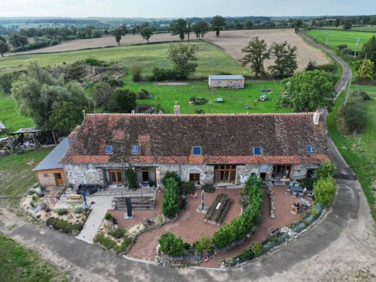 Gite with yard, pool & terrace — photo 5