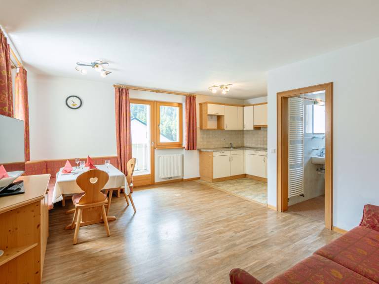 Beautiful rental apartment with sauna, patio & garden | Mountain view | Pets are welcome — photo 4