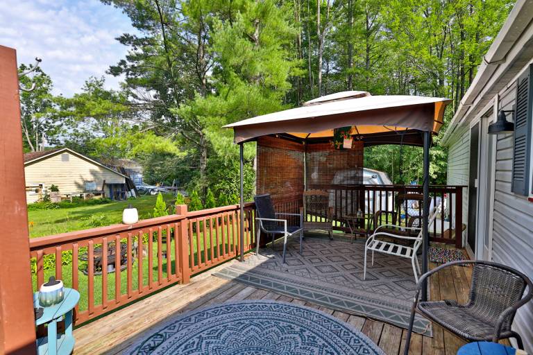The Bomoseen Bungalow: Vermont Lake House with Private Dock — photo 4