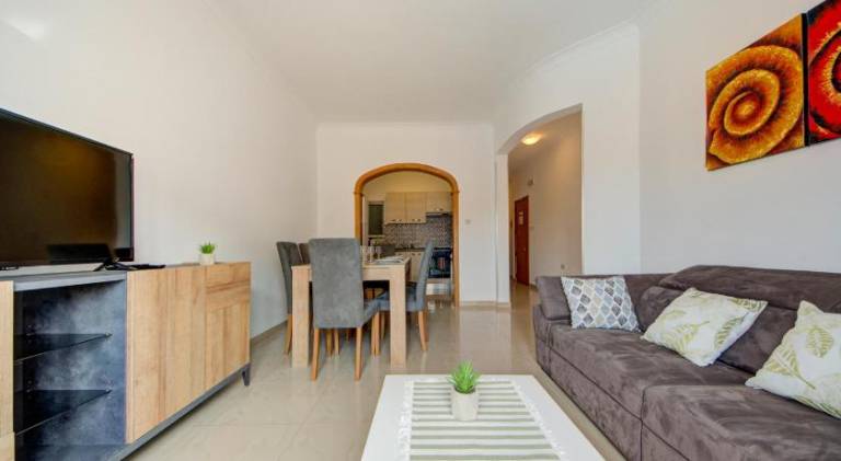 Family-friendly charming rental apartment with jacuzzi & terrace | Next to the beach | Good for workation | Pet-friendly — photo 2