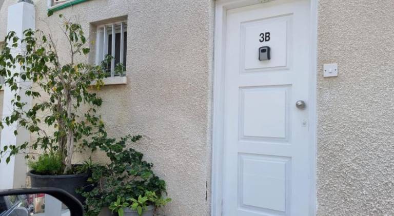 Apartment with pool — photo 5