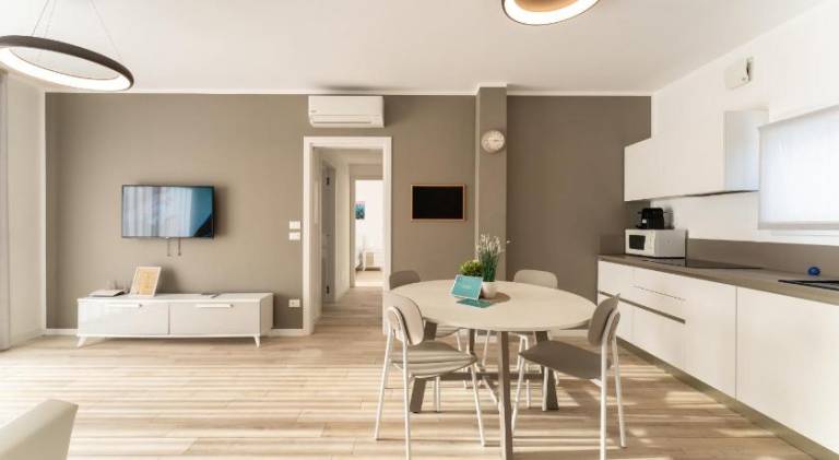Sun Beach Residence con Piscina - Piazza Brescia - Adria Holiday Jesolo - FAMILY APARTMENTS — photo 5