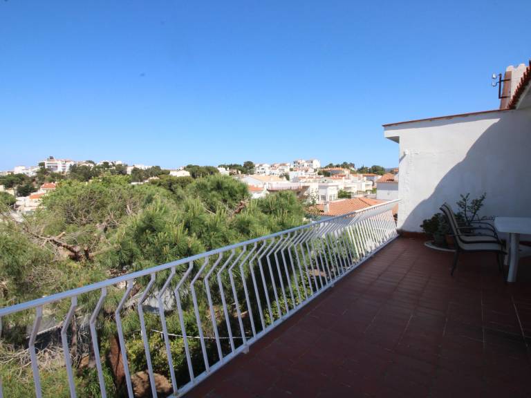 Rental apartment with yard — photo 5