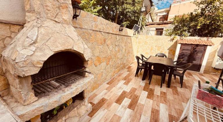 Holiday apartment with barbeque, patio & garden — photo 4