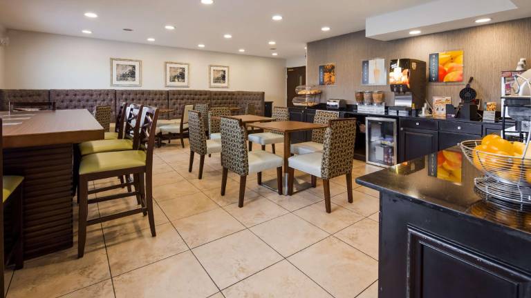 Baymont by Wyndham Maumee Toledo — photo 4