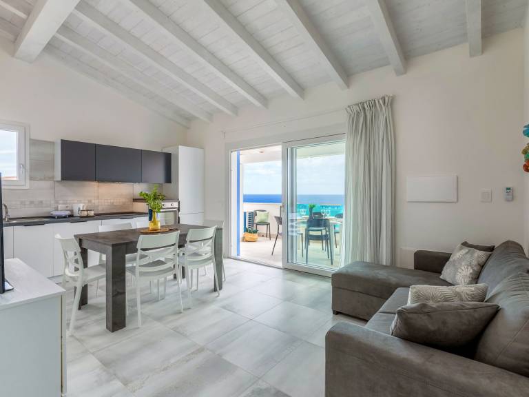 Apartment with patio & pool | Sea view — photo 3