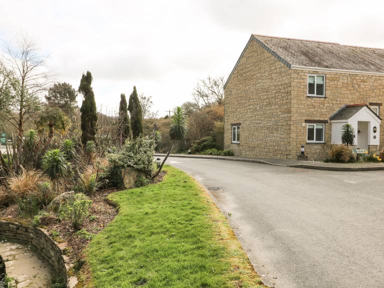 Child-friendly cottage with yard & terrace | Dogs allowed — photo 2