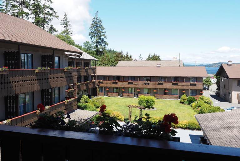Ramada by Wyndham Campbell River — photo 2