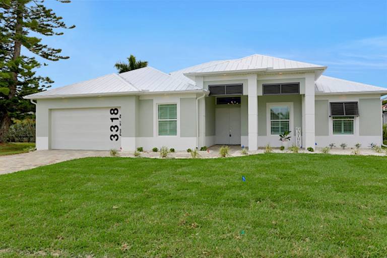 Children-friendly vacation home with BBQ & private pool | Water view | Pets are welcome — photo 2