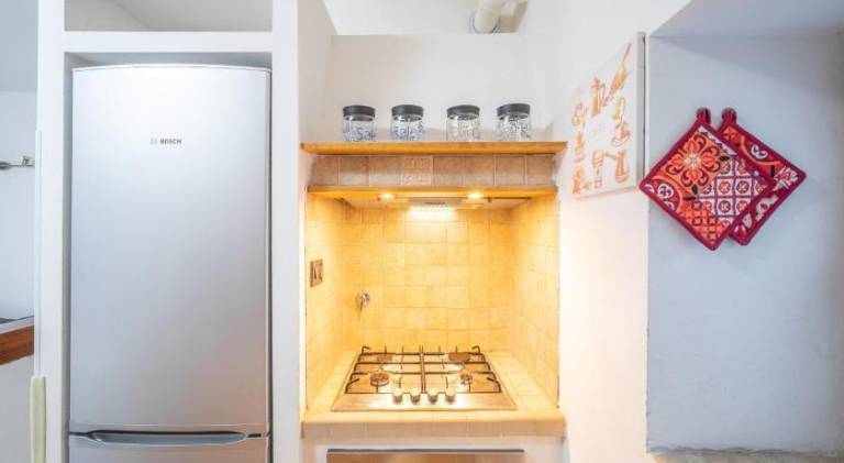 Rental apartment with yard — photo 4