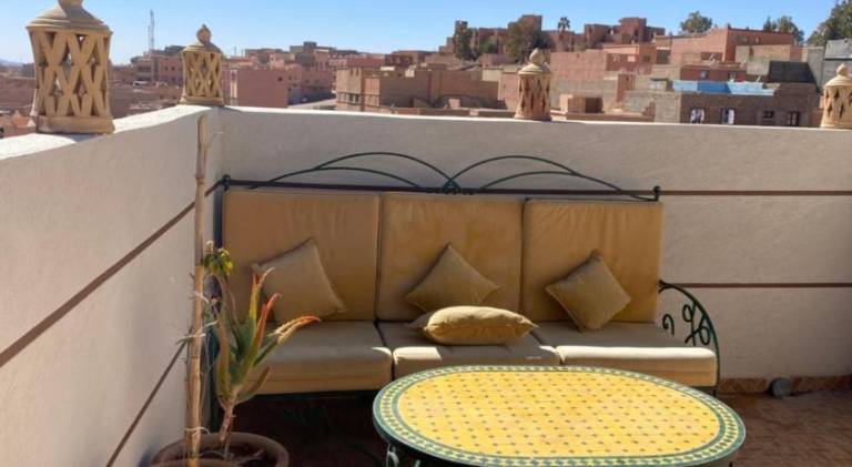 Holiday apartment with patio — photo 3