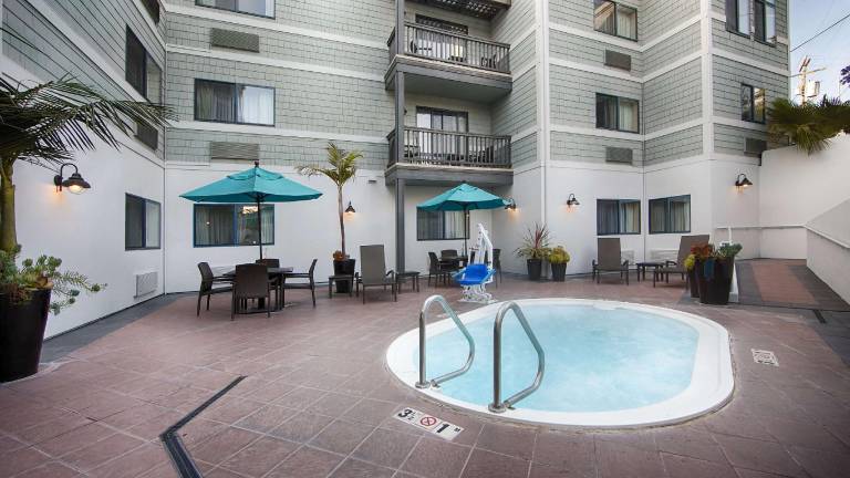 Best Western Plus All Suites Inn — photo 3
