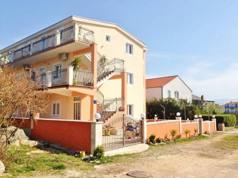 Apartman  Sućuraj