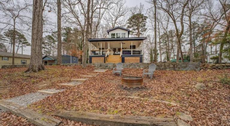 Vacation home with hot tub | Pets allowed in Covington, GA