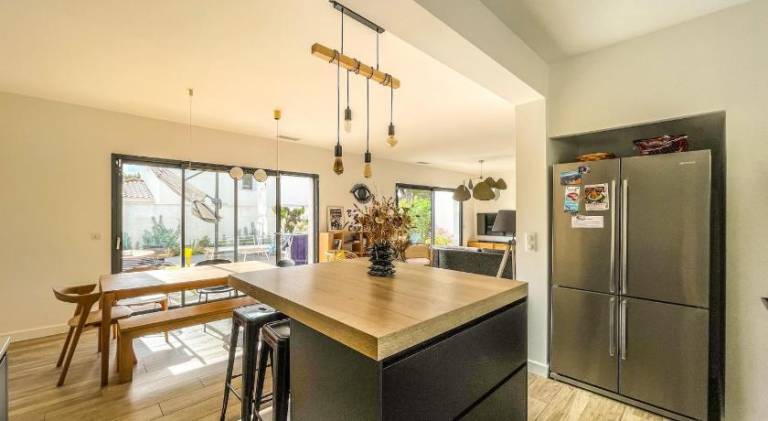 Fully equipped charming villa with private pool, patio & garden | Suitable for remote work | Pets are welcome — photo 3