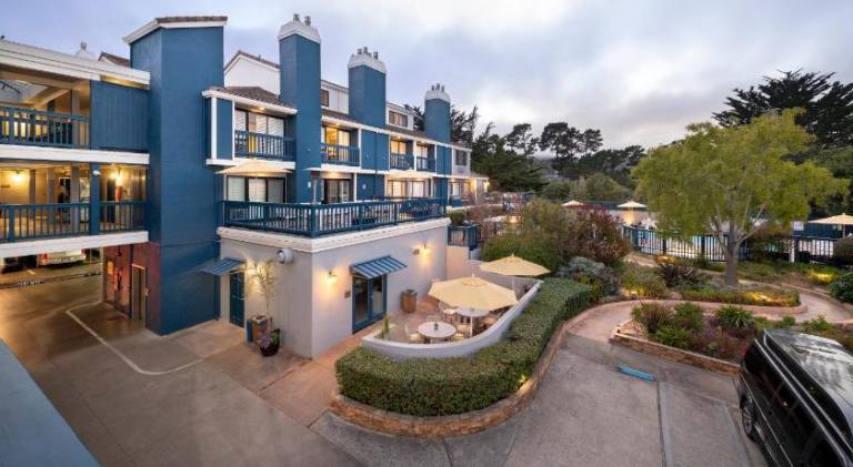 Mariposa Inn and Suites — photo 2