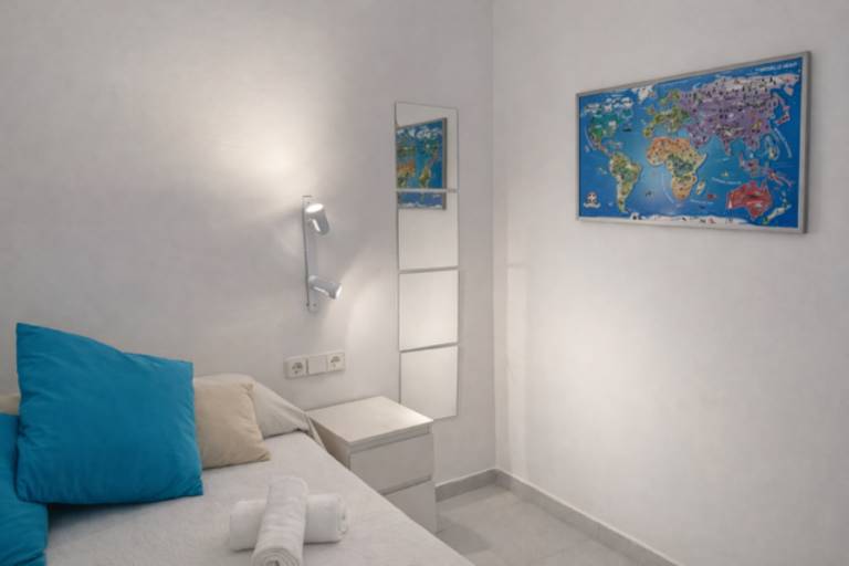 Family-oriented rental apartment with patio | City view | Beach nearby | Dogs allowed in El Vendrell