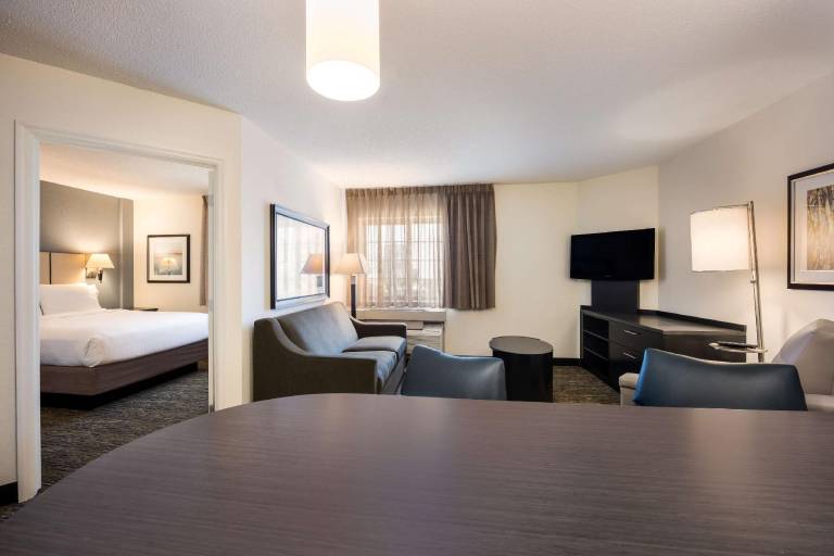 Sonesta Simply Suites Oklahoma City Airport — photo 2