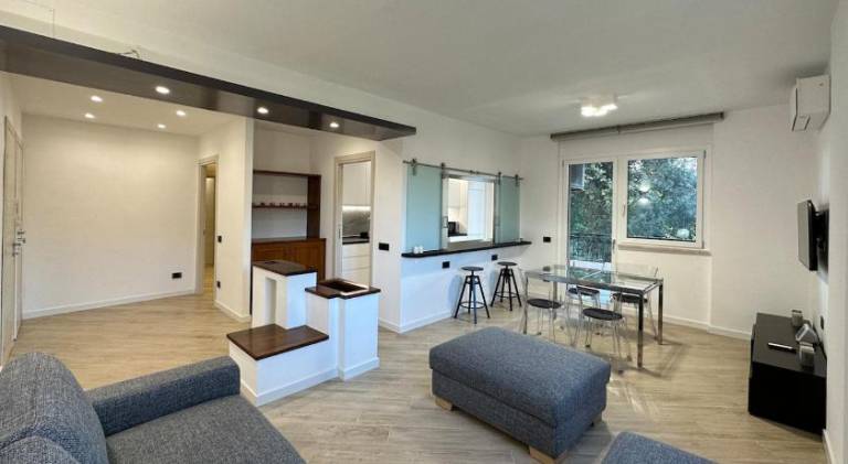 Apartment with patio in Rome