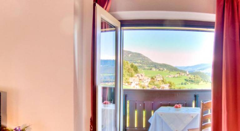 Serviced apartment with hot tub, garden & sauna | Pets allowed — photo 3