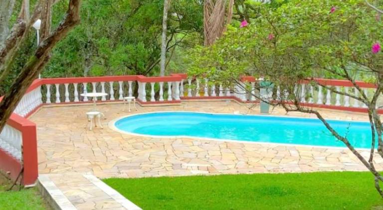 House with pool — photo 4