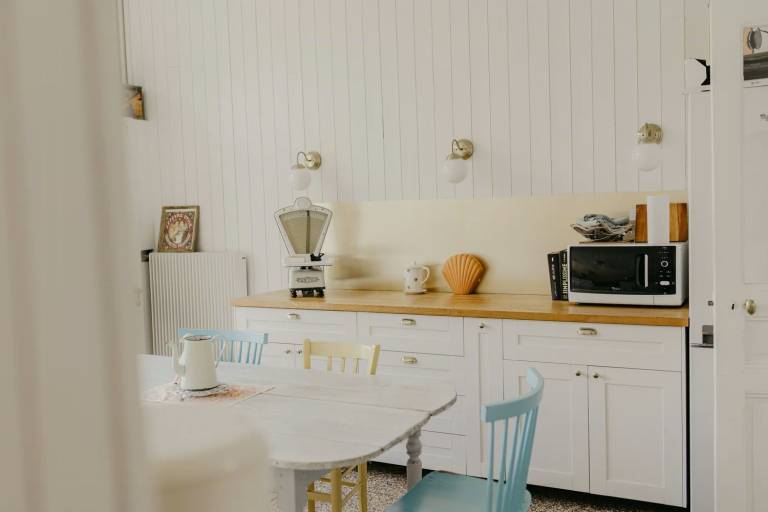 Vacation home with patio, yard & barbecue — photo 2
