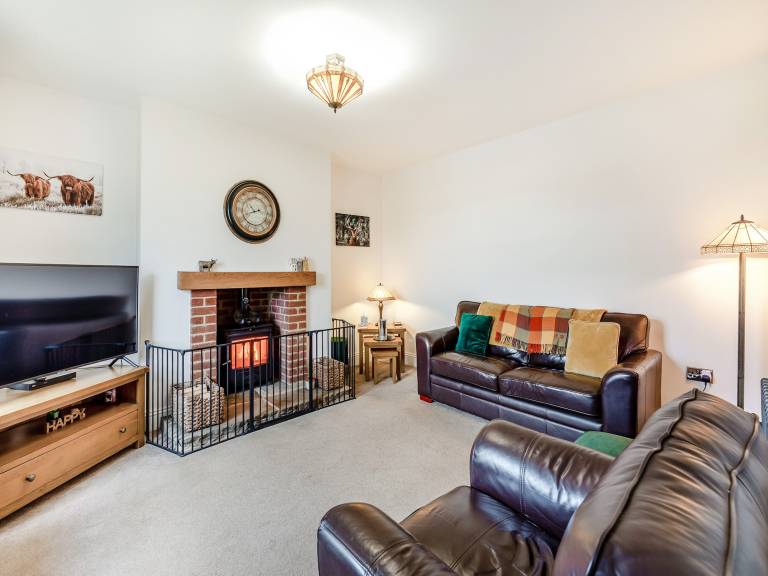 Family-friendly pleasant cottage with jacuzzi, grill & garden | River view | Pets are welcome — photo 3