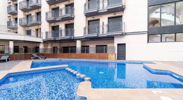 Apartment in Lloret de Mar with Pool and Parking — photo 3