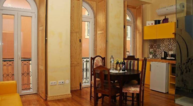 Apartment with patio | Next to São Jorge Castle in Lisbon
