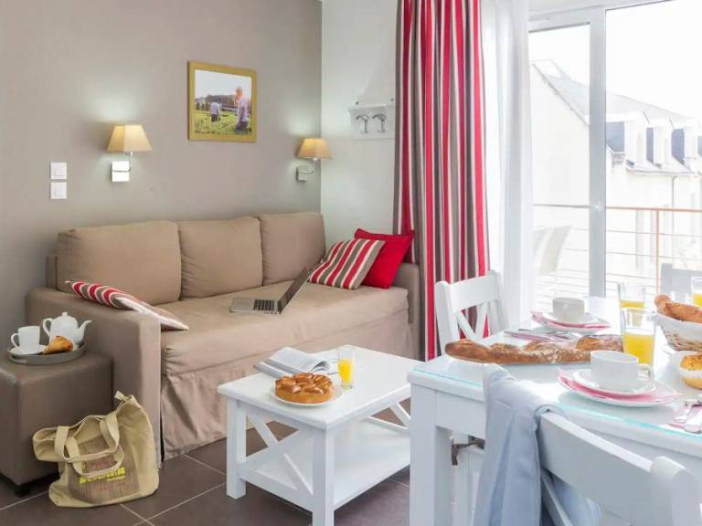 Apartment with heated pool | Pets allowed — photo 5