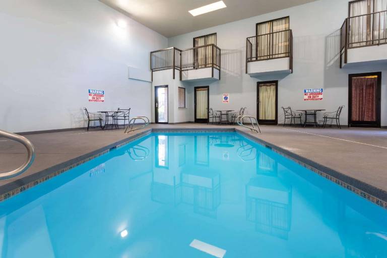 Travelodge by Wyndham Albuquerque East — photo 5