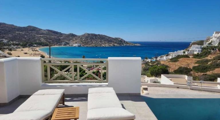 Fully equipped house with private pool & patio | Close to the beach | Dogs allowed in Ios