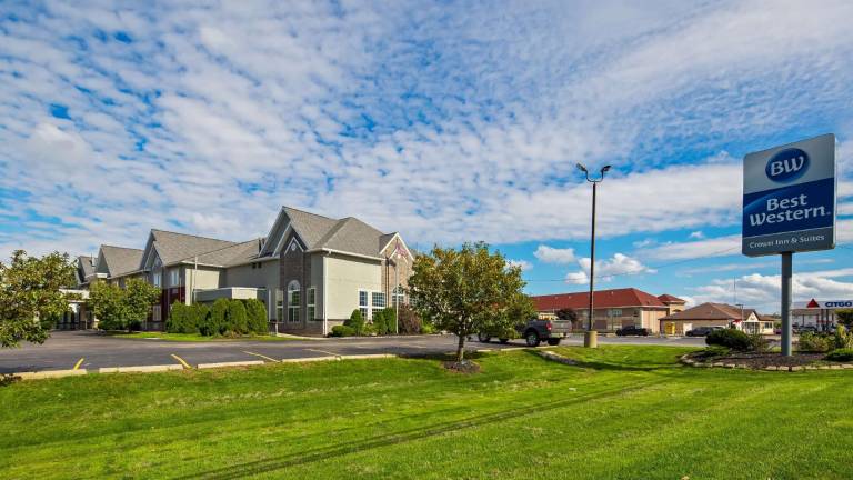 Best Western Crown Inn & Suites in Batavia, NY