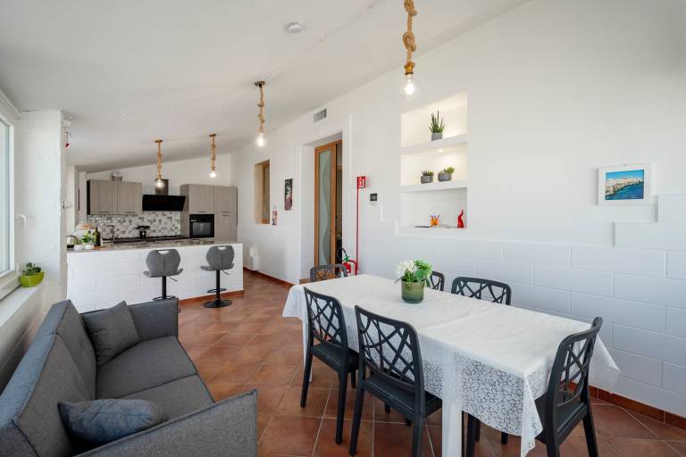 Vacation home with fast internet, garden & terrace | Beach view — photo 3